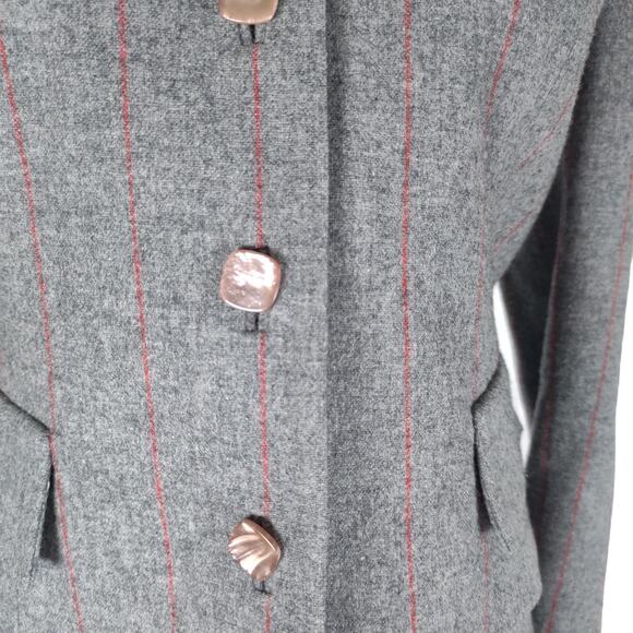 David Hayes Gray Pinstripe Wool Skirt Suit S 80s Does 40s Jacket Set Lucite Btns - Picture 9 of 12
